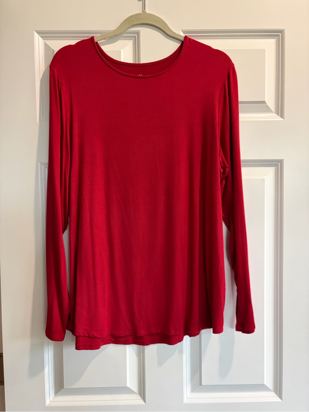 Chico's Red Long-Sleeve Crewneck Top